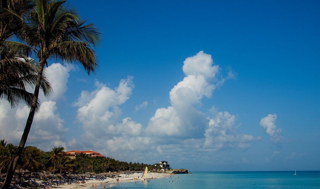 litoral de varadero, cuba, que está entre as praias mais bonitas do mundo